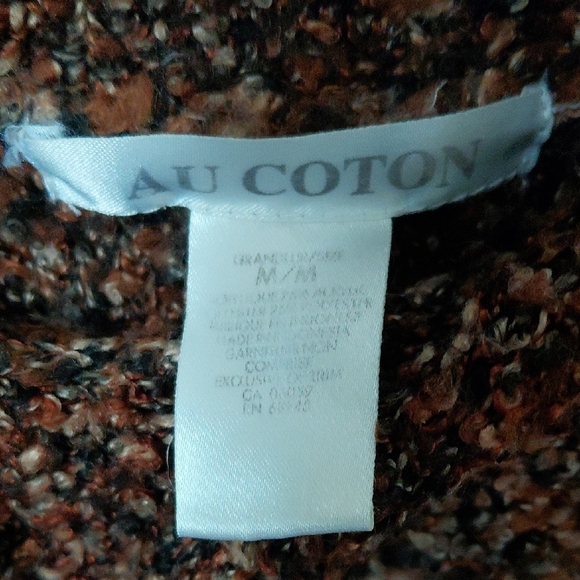 Cozy Brown Turtleneck Sweater with Textured Knit - Picture 3 of 4